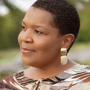 Meet your Posher, Regina